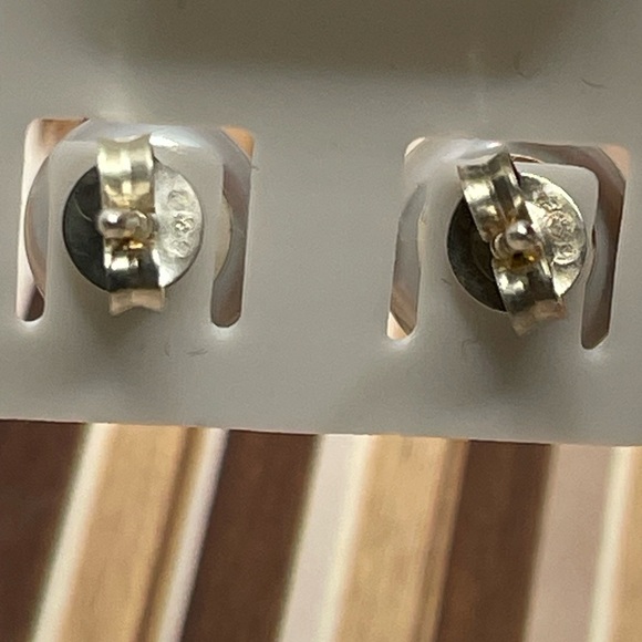 Grey Pearl Studs earrings in pure 925 Sterling silver!! Amazing Gift 🎁 - Picture 6 of 9